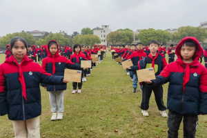 金華這所學(xué)校的所有小學(xué)生，都給父母寫了一封信！孩子們對(duì)父母最大的希望竟然是……